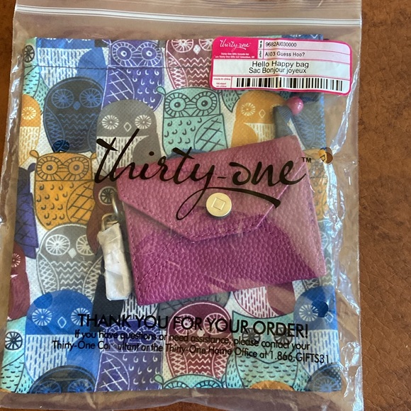 Thirty-one Letters from London wallet and Timeless Memory Pouch in Guess Hoo. - Picture 6 of 6